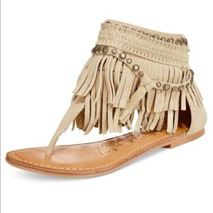 NAUGHTY MONKEY Hidden Treasure Fringe Sandals 7.5